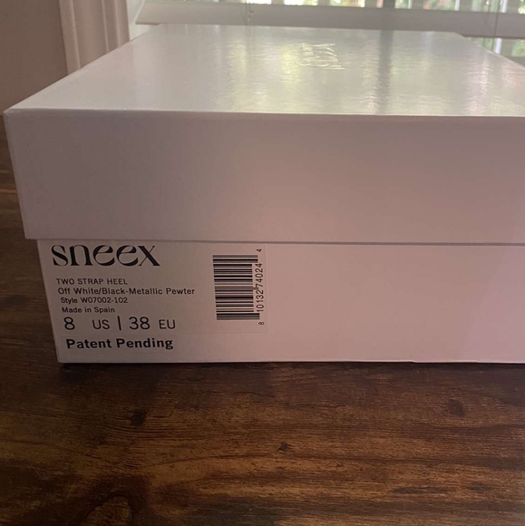 The Blake Sneex, size 8, NWT - Picture 12 of 12